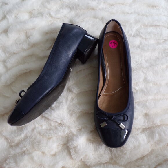 Vionic Shoes - Vionic blue heels 7.5
